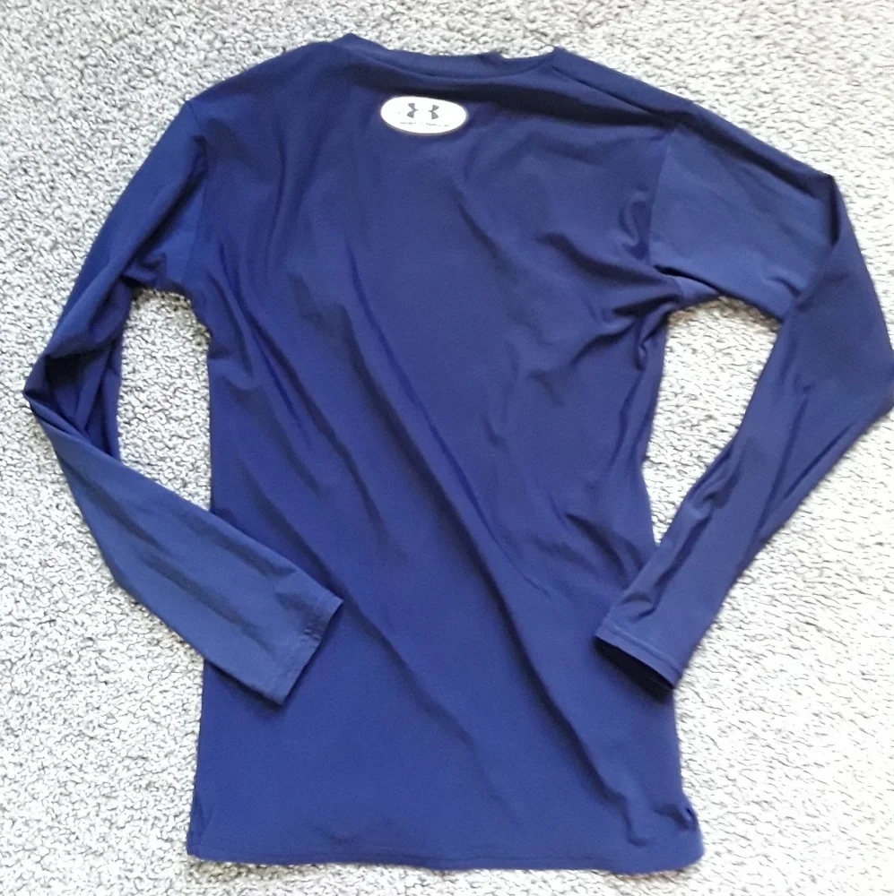 Under Armour shirts long sleeve blue boy size YLG